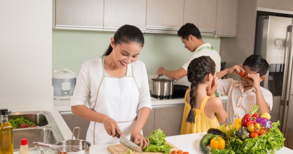 Nên mua bếp từ Eurosun hay bếp từ Kaff?