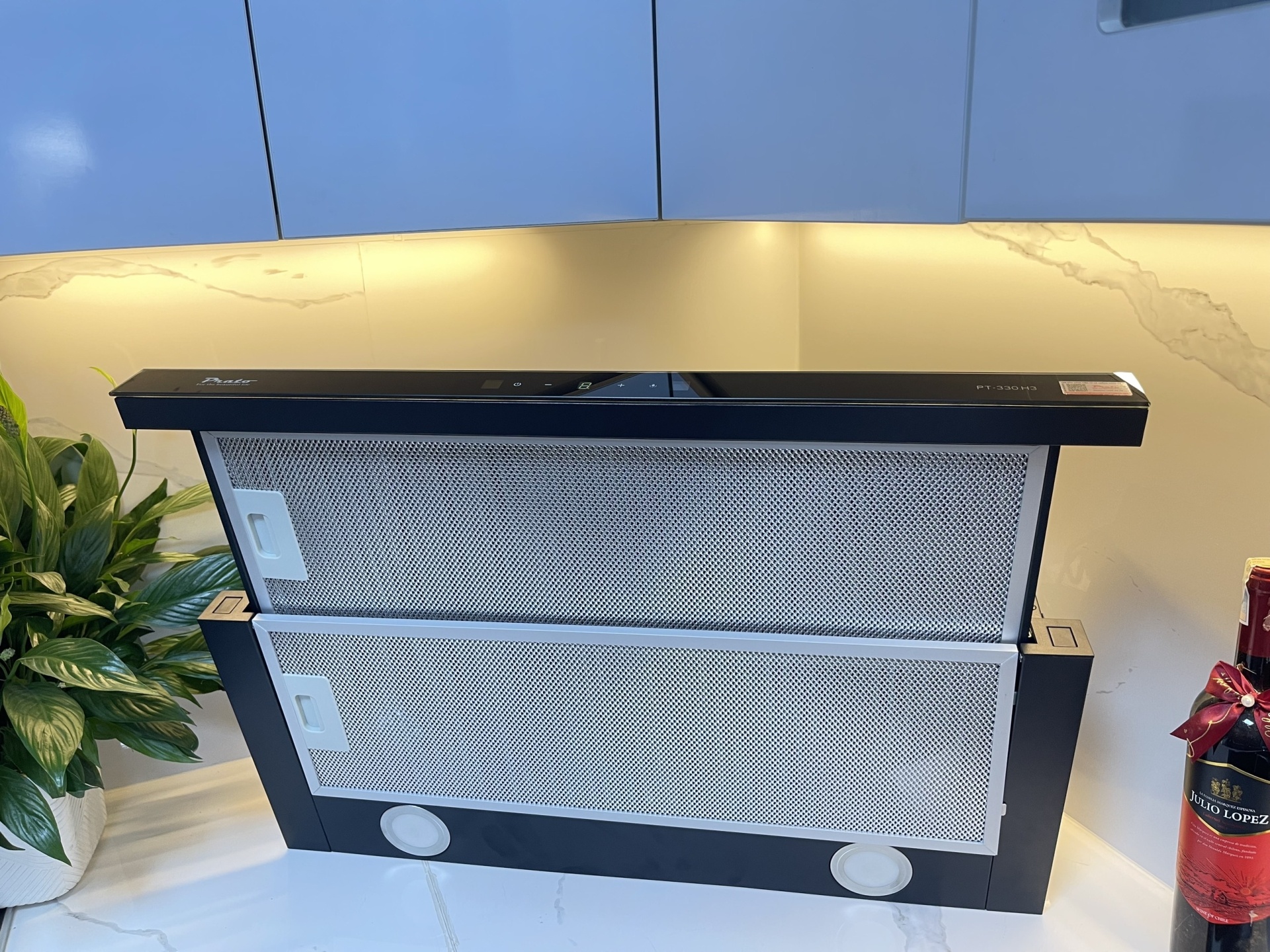 Máy hút mùi Prato Model PT-330.H3