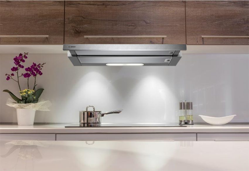 Có nên mua máy hút mùi Bosch DHI923GSG không?